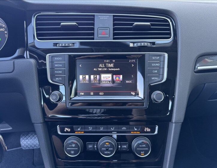 Volkswagen Golf 30