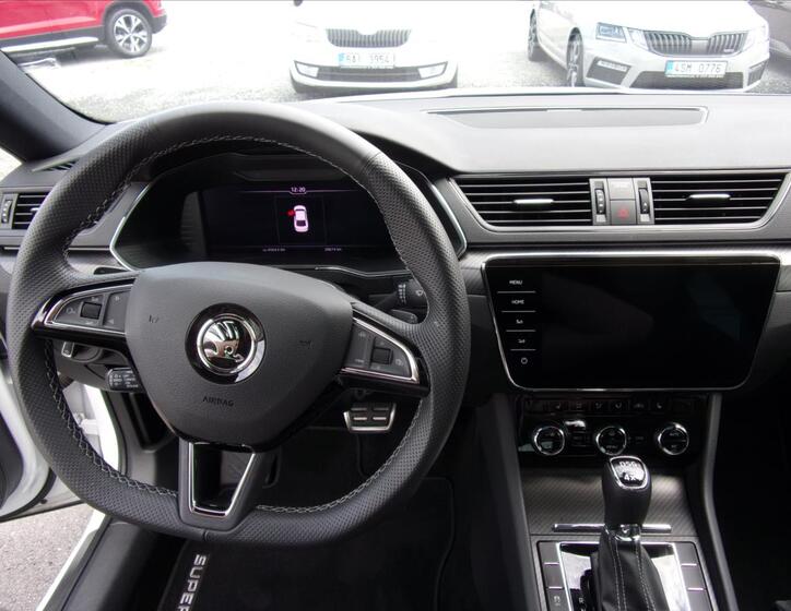 Škoda Superb 9