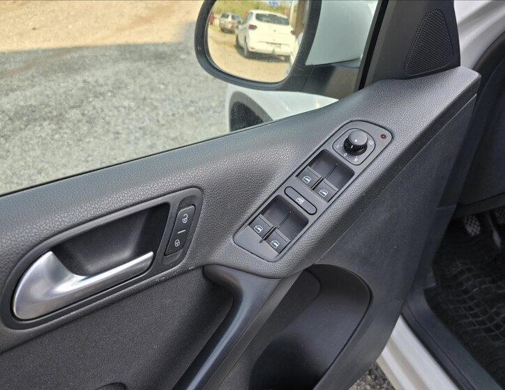 Volkswagen Tiguan 9