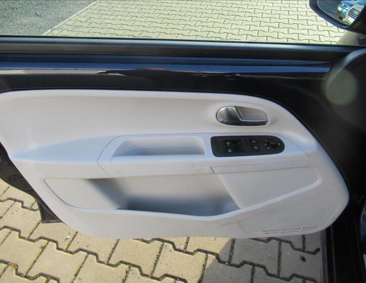 Volkswagen e-up! 18
