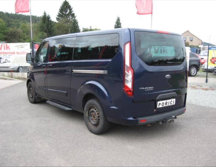 Ford Tourneo Custom 6
