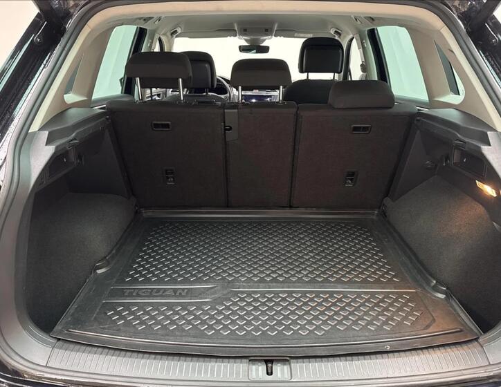 Volkswagen Tiguan 7