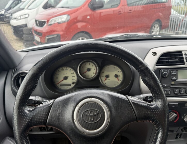 Toyota RAV4 11