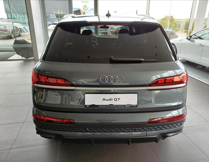 Audi Q7 5