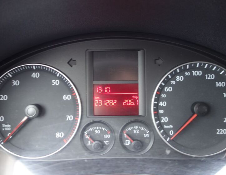 Volkswagen Golf 24