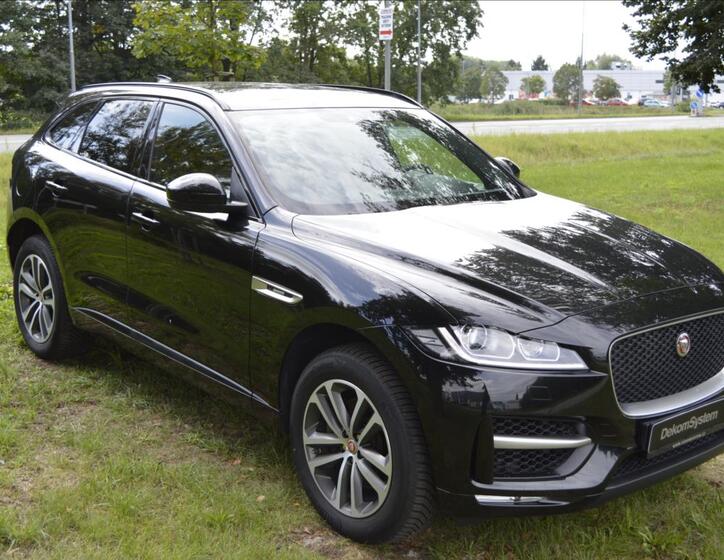 Jaguar F-Pace 3