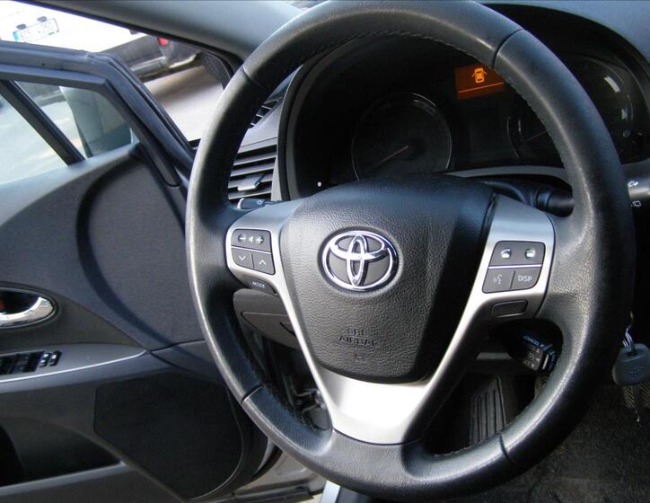 Toyota Avensis 27