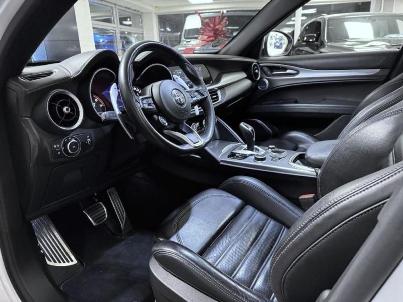 Alfa Romeo Stelvio 6