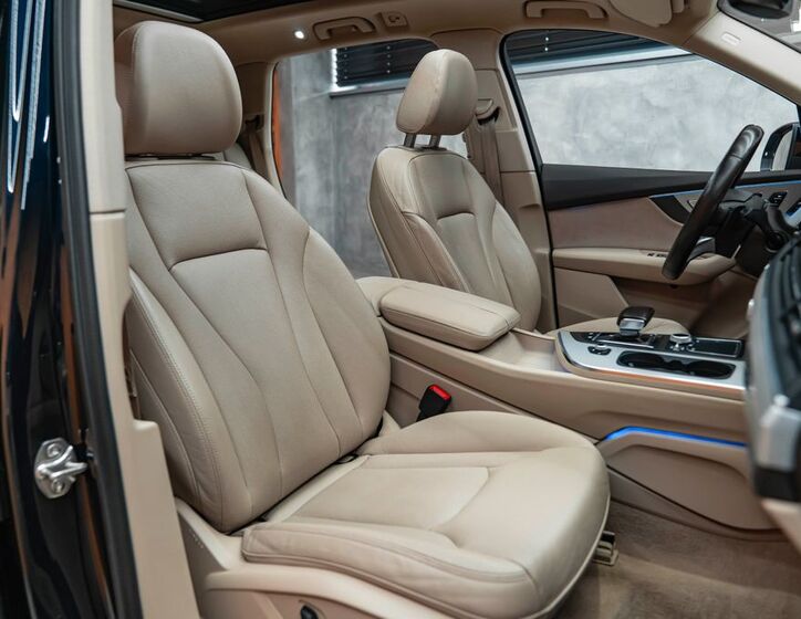 Audi Q7 23