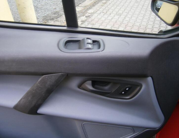 Ford Transit Custom 10