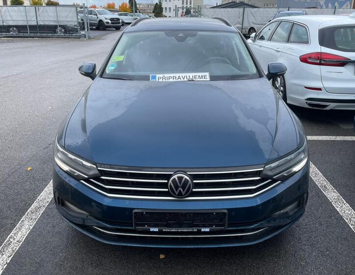 Volkswagen Passat 1