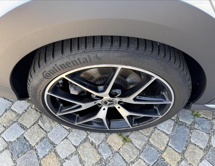 Mercedes-Benz Třídy E 33