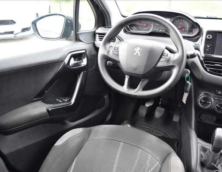 Peugeot 208 25