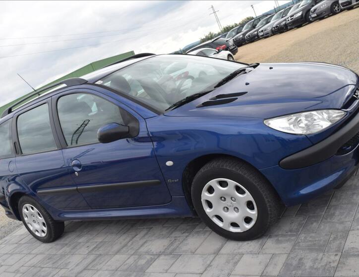 Peugeot 206 4