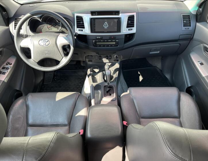 Toyota Hilux 12