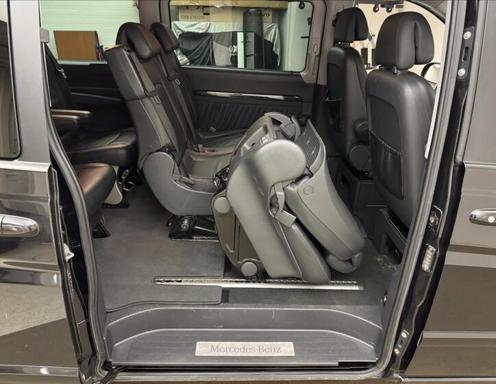 Mercedes-Benz Viano 33