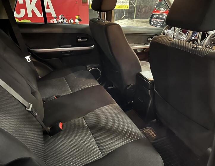 Suzuki Grand Vitara 13