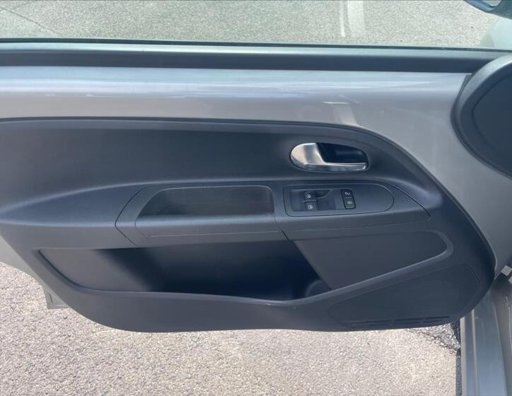 Volkswagen up! 15