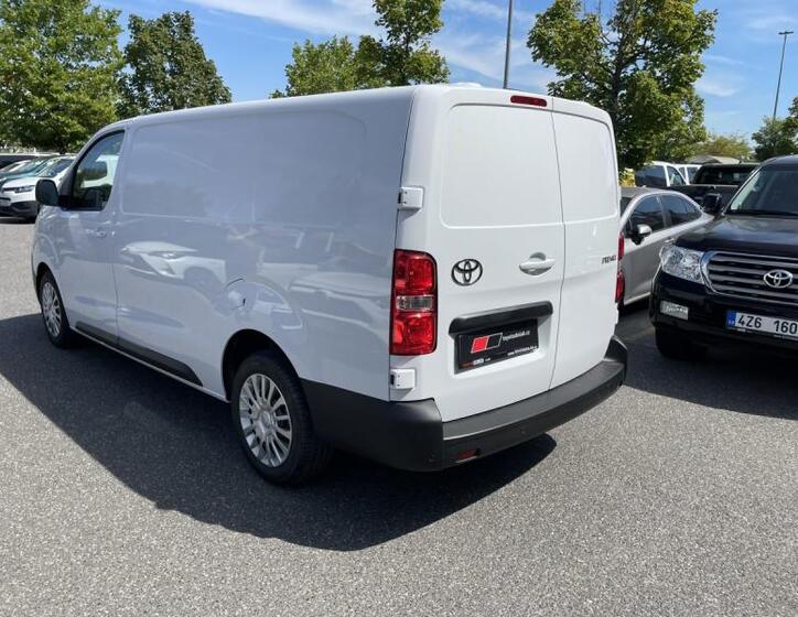 Toyota ProAce 8