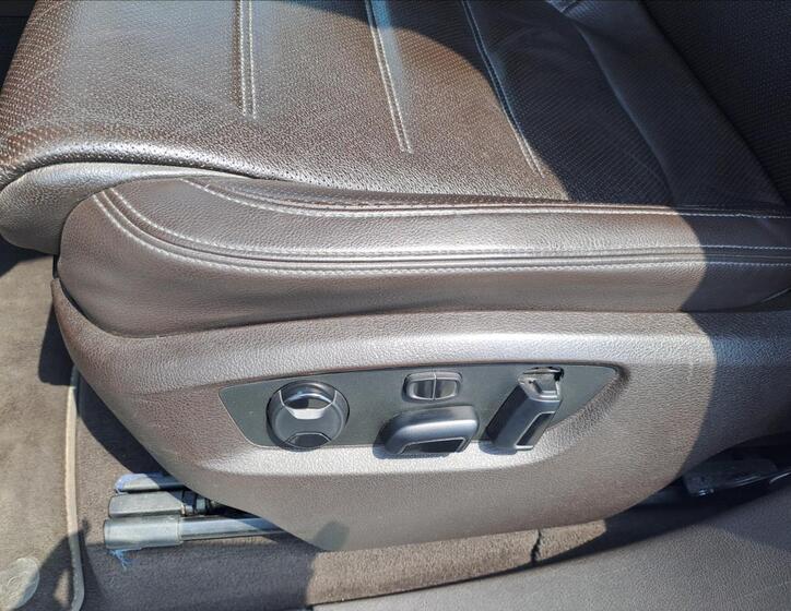 Volkswagen Touareg 11