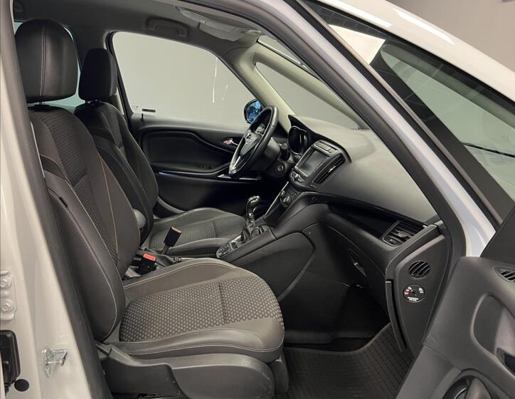 Opel Zafira 8