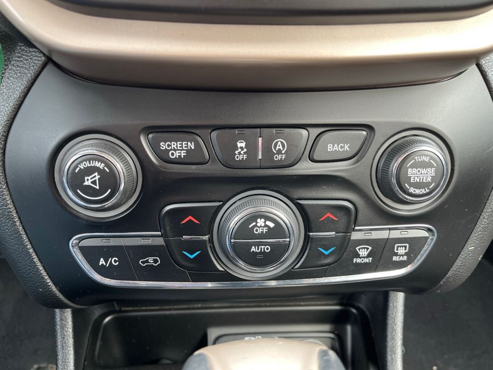 Jeep Cherokee 13