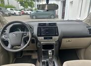 Toyota Land Cruiser 9