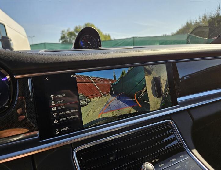 Porsche Panamera 38