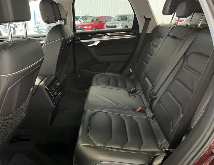Volkswagen Touareg 38