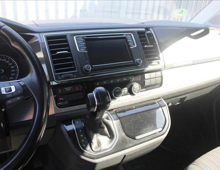 Volkswagen Multivan 16