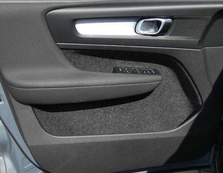 Volvo XC40 8