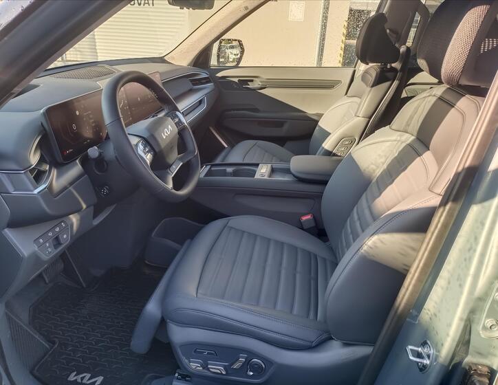 KIA EV9 8