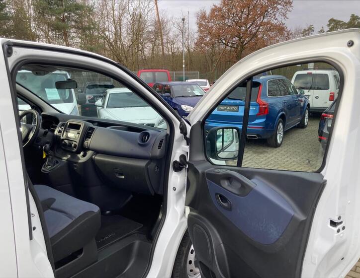 Opel Vivaro 24