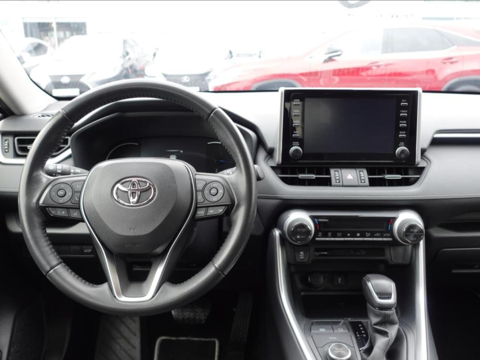 Toyota RAV4 8