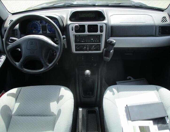 Mitsubishi Pajero Pinin 11