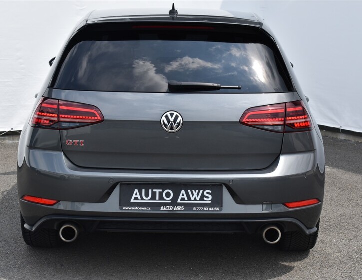 Volkswagen Golf 9