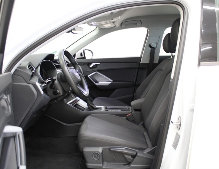 Audi Q3 6