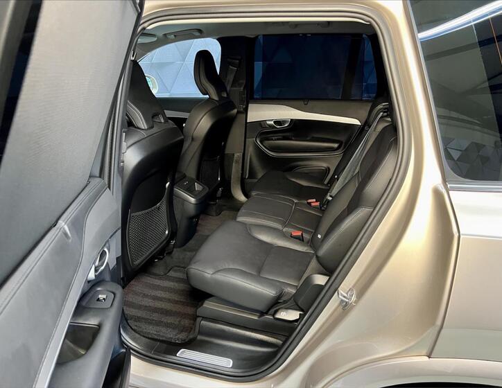 Volvo XC90 12
