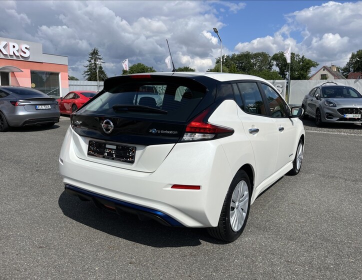 Nissan Leaf 5
