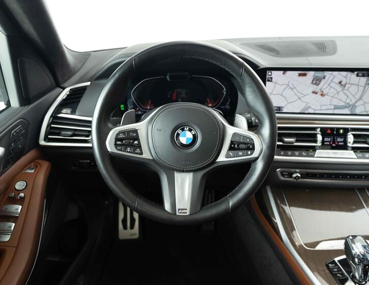BMW X7 13