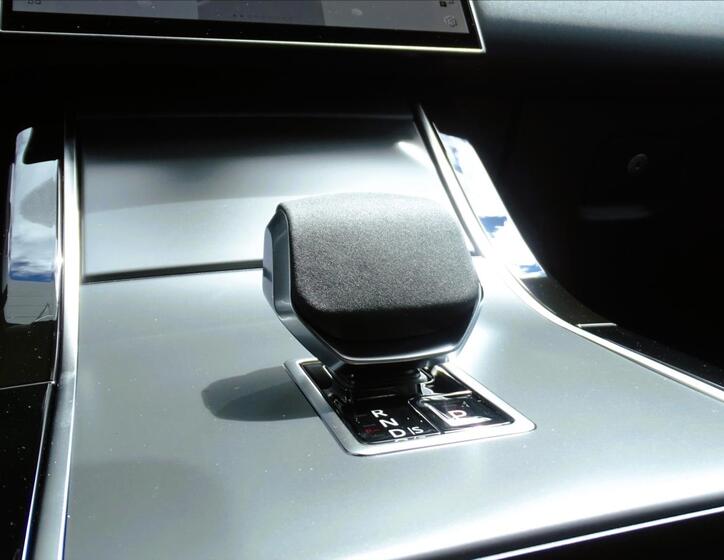 Land Rover Range Rover Velar 11