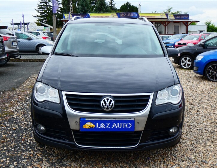Volkswagen Touran 2