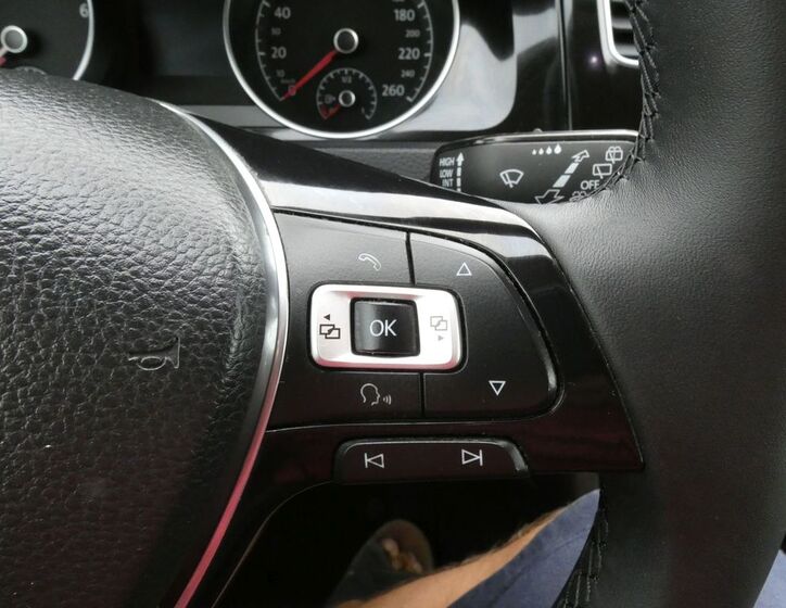 Volkswagen Golf 35