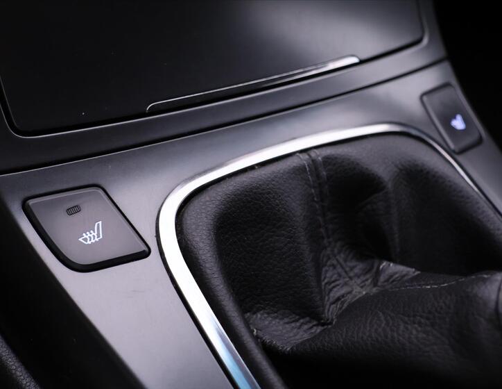 Hyundai Genesis 25