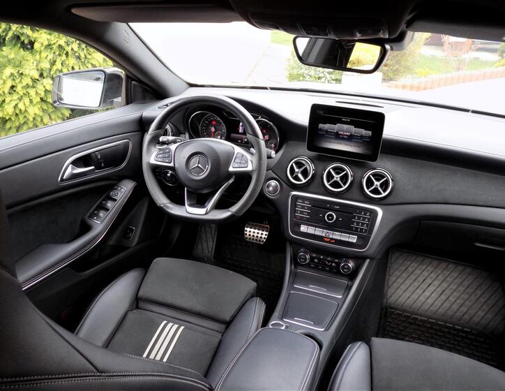 Mercedes-Benz CLA 7