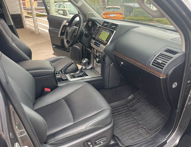 Toyota Land Cruiser 15