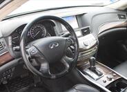 Infiniti Q70 13