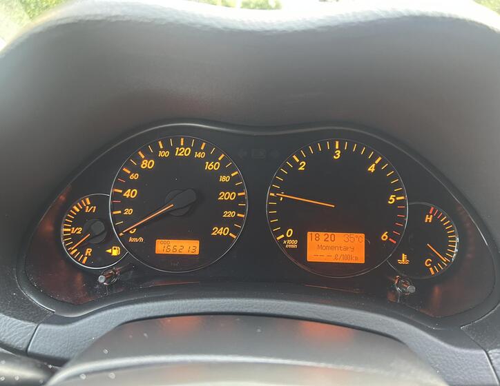 Toyota Avensis 67