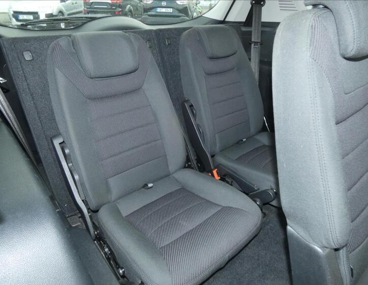 Ford S-MAX 12
