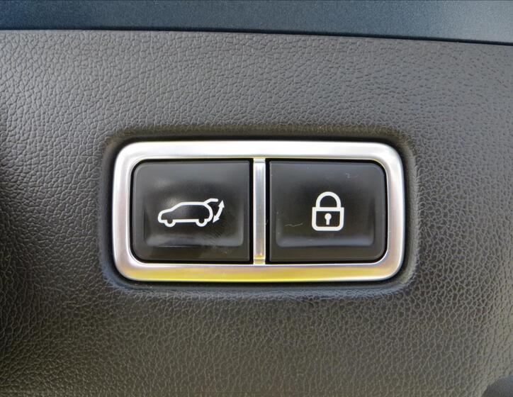 KIA Sorento 8